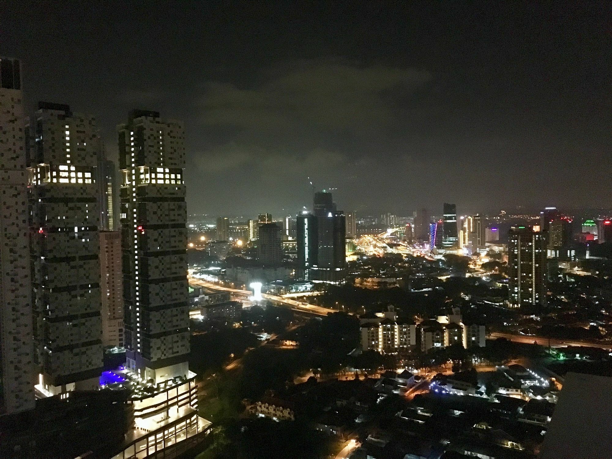 Wisma tamu Pinnacle Tower By Feel Johor Bahru