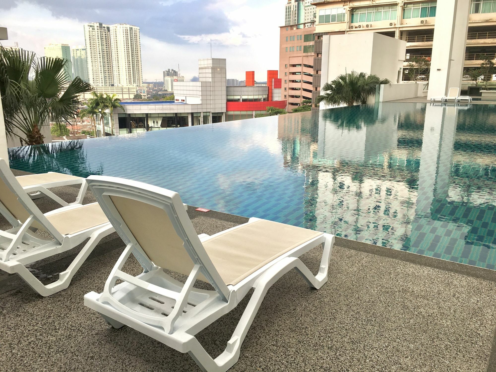 Pinnacle Tower By Feel Wisma tamu 3*