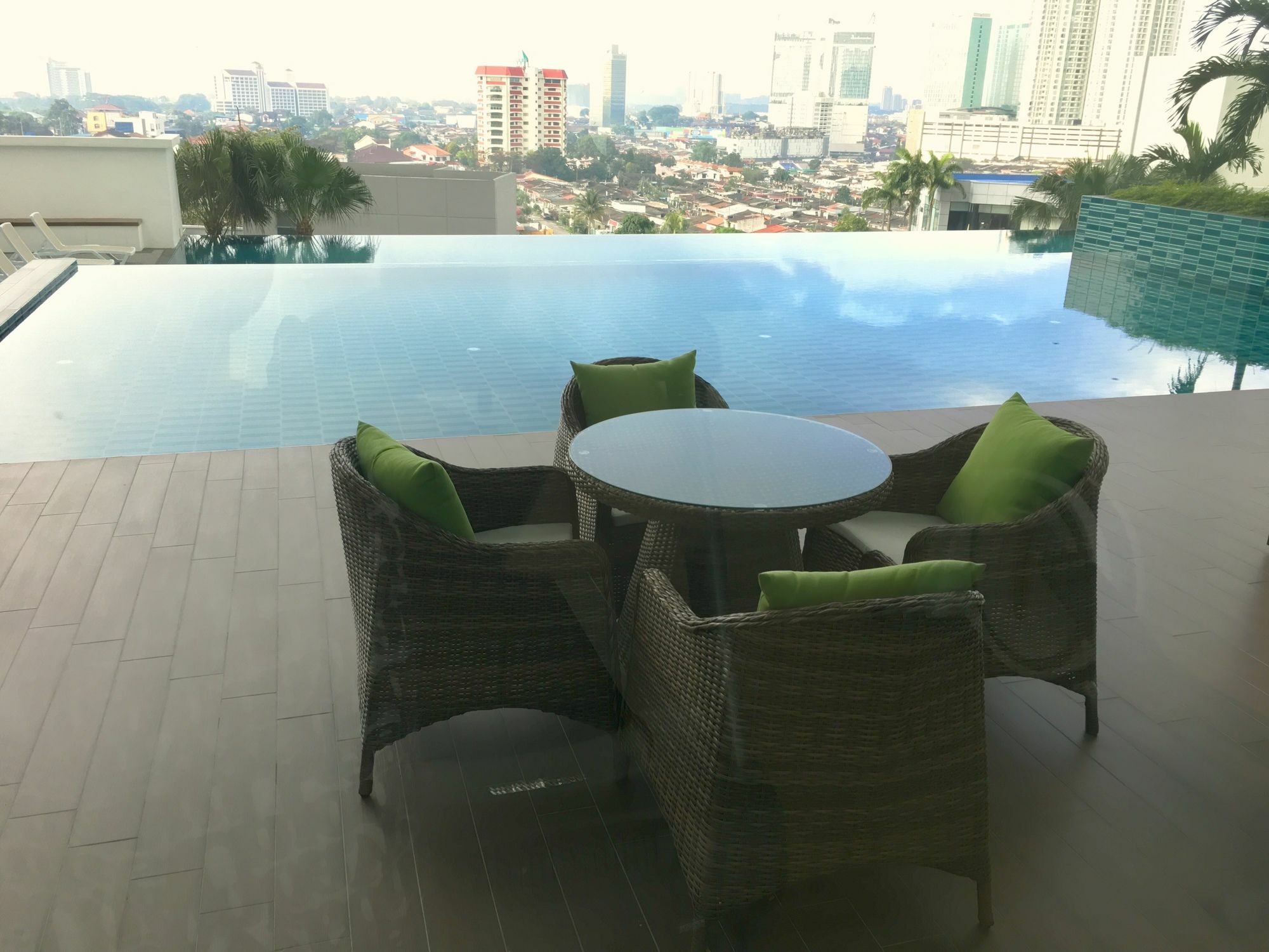 Pinnacle Tower By Feel Wisma tamu