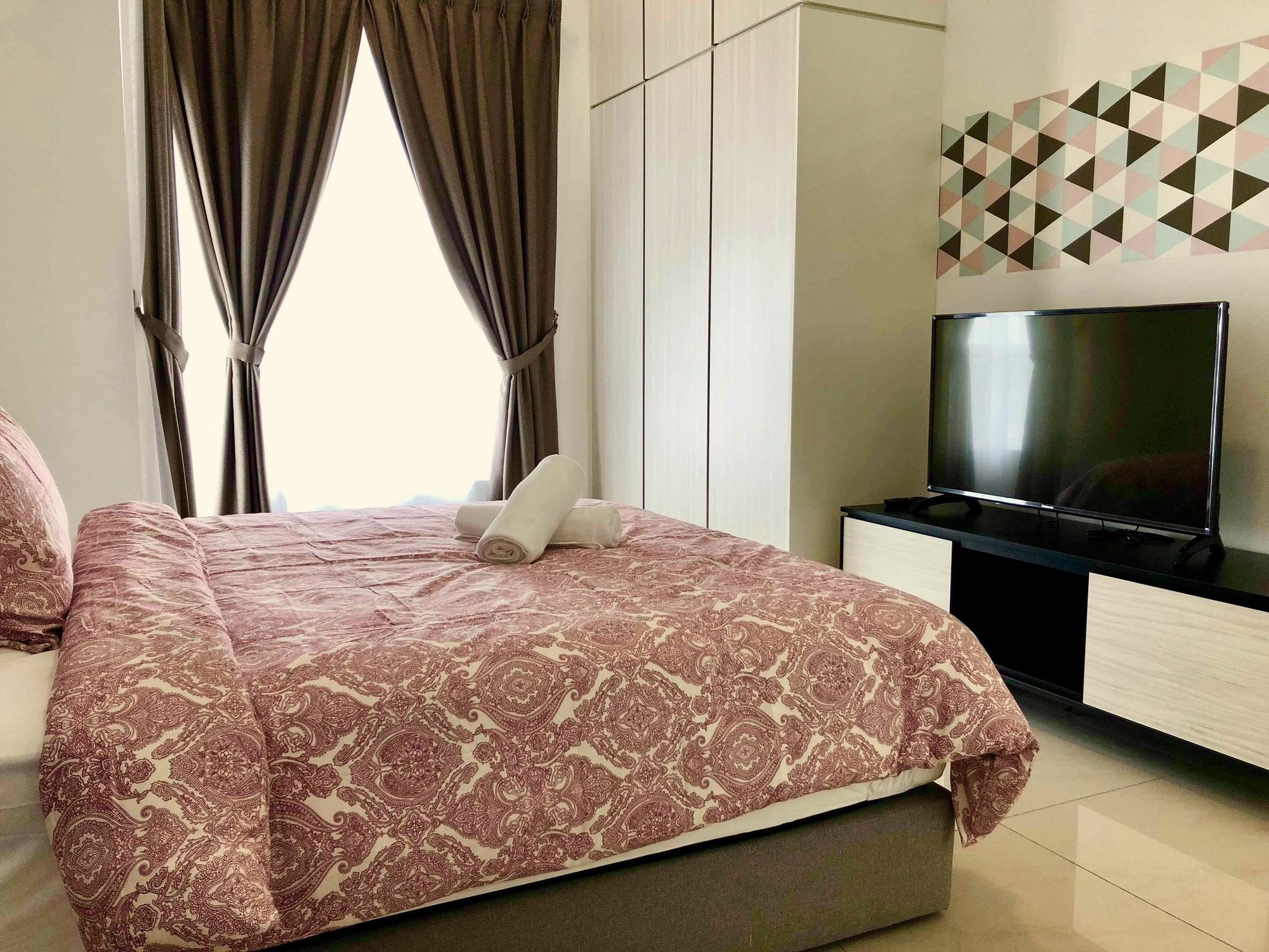Pinnacle Tower By Feel Wisma tamu 3*