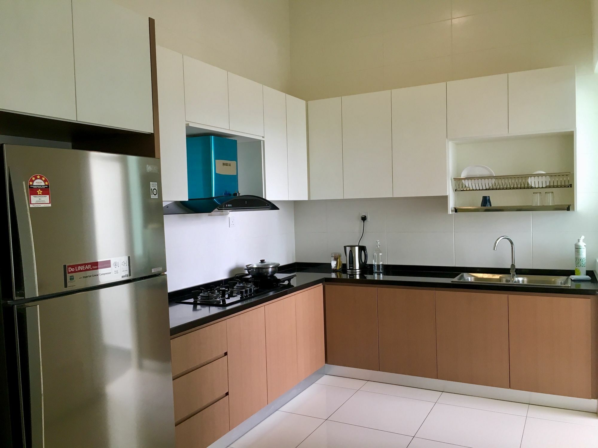 Pinnacle Tower By Feel Guest house